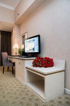 New Plum Garden Seasons Hotel - Shenzhen Zhucun  Εξωτερικό φωτογραφία